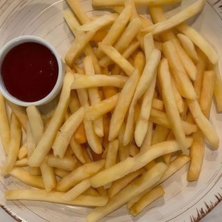 Картопля фрі з соусом