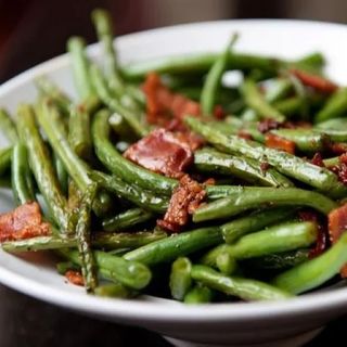 Спаржева квасоля з беконом