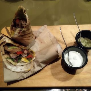 Буріто з рваною телятиною(230\20\20)