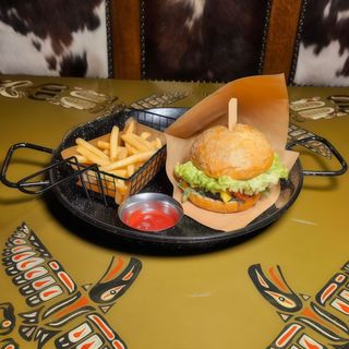 Бургер мексиканський SLOPPY JOY з рваною яловичиною і халапеньо (240/70/30)