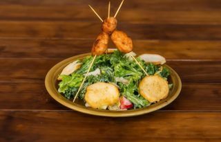Салат теплий з курячим кебабом (200г)