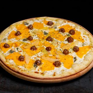 Піца «СУПЕР СИРНА З ТЕЛЯТИНОЮ»