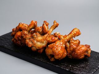 СМАЖЕНІ КРИЛЬЦЯ BBQ 8 ШТ