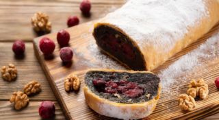 Штрудель з маком, вишнями та горіхами (250г)