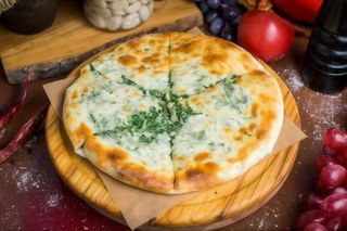 Великий хачапурі з Бринзою та зеленню (500г)