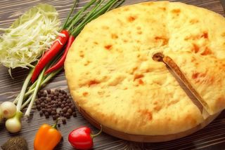 Малий Осетинський пиріг з курячим філе, грибами та сиром (300г)