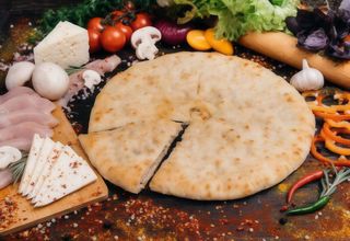 Малий Осетинський пиріг з телятиною, грибами та кінзою (300г)