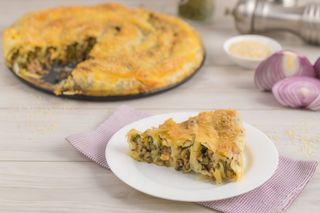 Маленький бурек з куркою, грибами та сиром Сулугуні (250г)