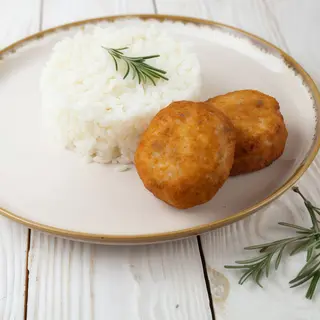Рис з маселком та рибними котлетками