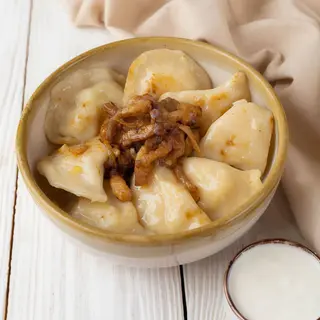 Варенички з шкварками