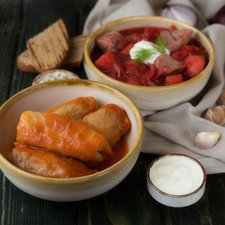 Борщ з бабусиними голубчиками