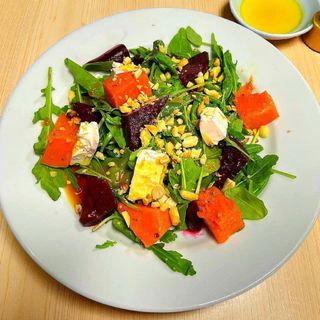 Гарбузовий салат з руколою