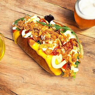 Hot Dog з курочкою та цибулею кріспі (230грам)