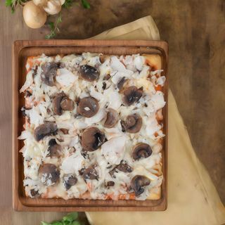 Піца курка і гриби