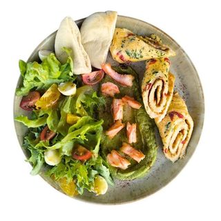 Омлет з перцем з креветками та гуакамоле