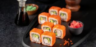 Каліфорнія з сурімі в ікрі (280г)