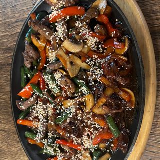 Сковорідка з телятиною (300г)