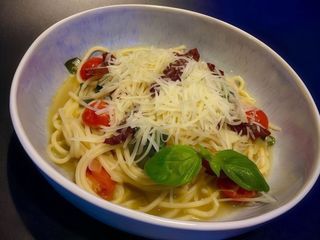 Паста з в'яленими томатами та базиліком (250g)