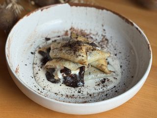 Млинці з маком, родзинками та горіхами