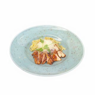 Тальятеле з куркою тереякі та соусом песто (270г)