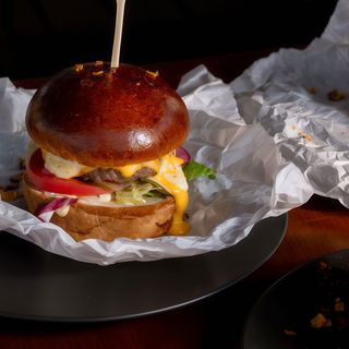 Бургер з яловичиною (340г) 