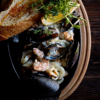 Пательня з морепродуктами(500гр)