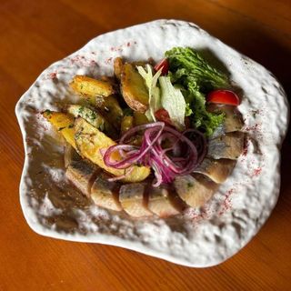 Оселедець з цибулькою та гарячою картопелькою (350г)