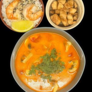 Том ям з Куркою на кокосовому молоці