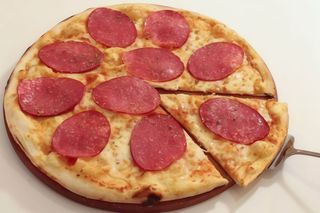 Піца Салямі (33см)