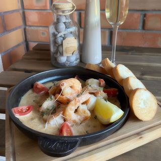 Креветка у вершково-часниковому соусі з чіабатою