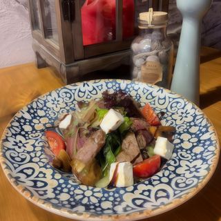 Салат з телятиною та печерицями (300г)