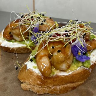 Брускета з креветкою (2шт)