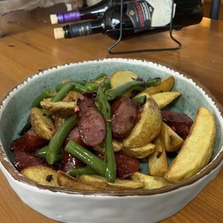 Картопля з мисливськими ковбасками (300гр)