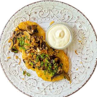 Картопляні деруни з грибами (240/50г)