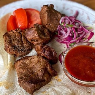 Шашлик з телячої вирізки (300/50г)