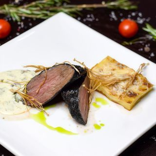 Вугільний стейк з яловичини та гратеном (150/100/30 г)