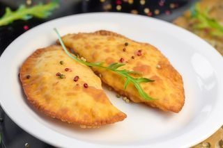 Чебуреки з сиром  (180 г)