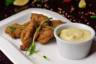 Нагетси курячі з соусом Дор-Блю (180/30 г)