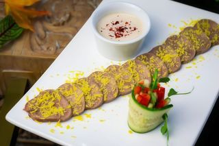 Телячий язик з соусом Тонато (100/50/30г)