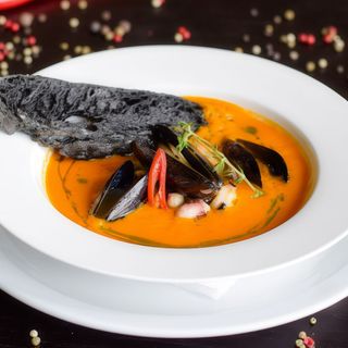 Томатний суп з морепродуктами