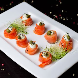 Закуска з лосося та крем – сира (150 г)
