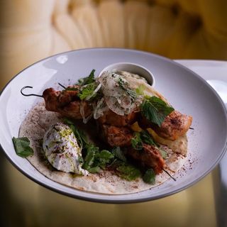 Курка сувлакі 