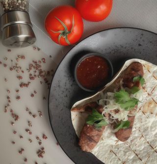 Люля кебаб із яловичини з Сичуаньським соусом (300гр)