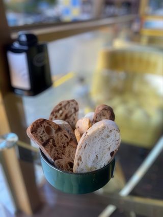 Два види чіабатти з вершковим маслом (100/40гр)