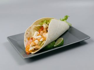 Тако з соковитим курчам (200г)