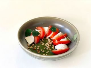 Капрезе з сиром "Моцарела" (170г)