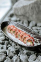 Каліфорнійський рол з лососем (280г)