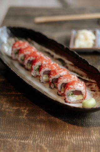 Каліфорнійський рол з тунцем (280г)