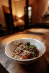 Соба з курчам і фісташкою в кисло-солодкому соусі (450г)