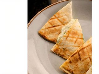 Тортилья з сиром сулугуні (120г)